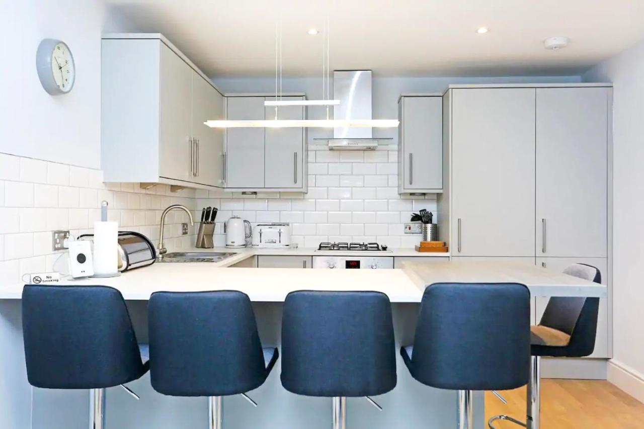 Modern 3 Bedroom Apartment, West End 爱丁堡 外观 照片