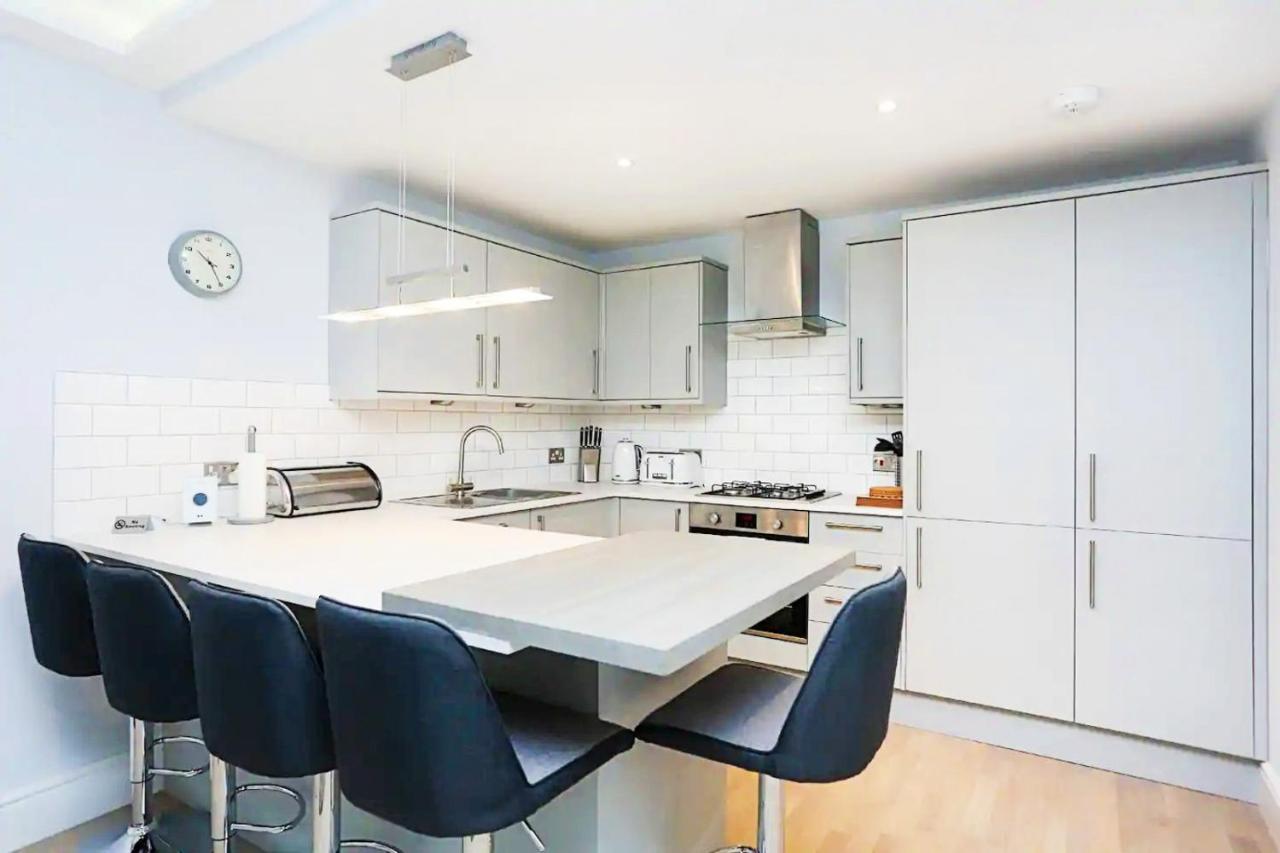 Modern 3 Bedroom Apartment, West End 爱丁堡 外观 照片
