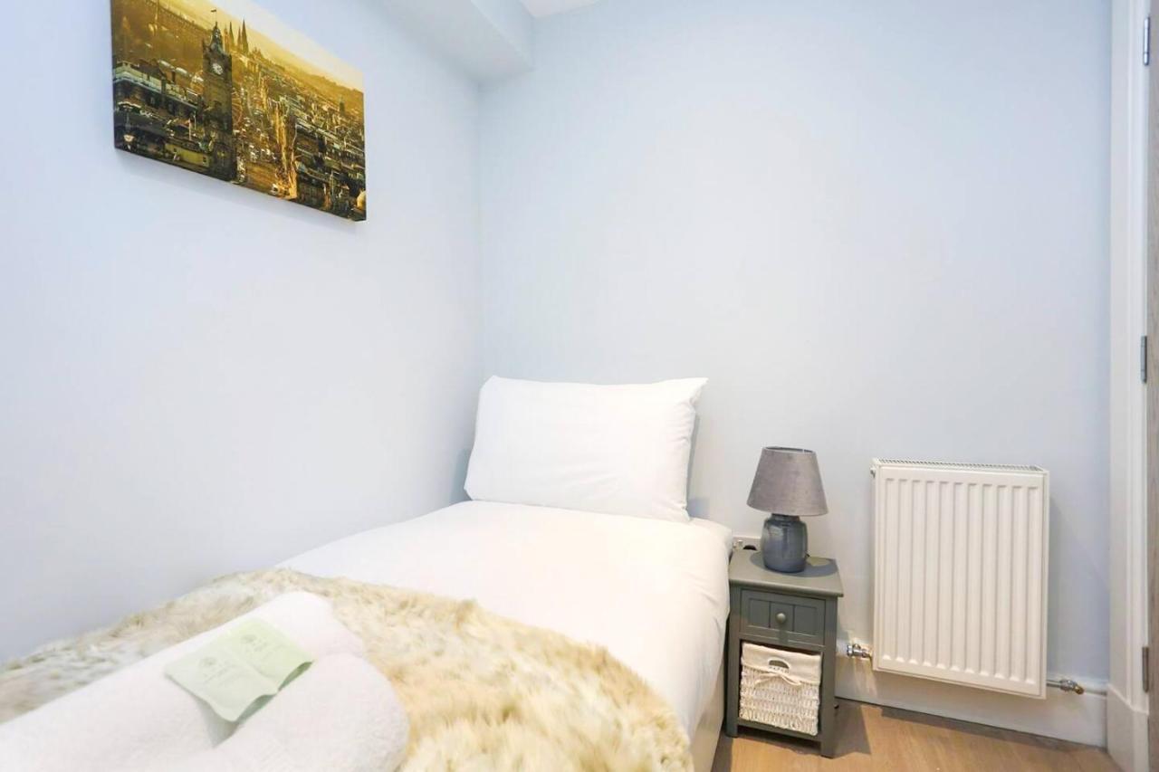 Modern 3 Bedroom Apartment, West End 爱丁堡 外观 照片