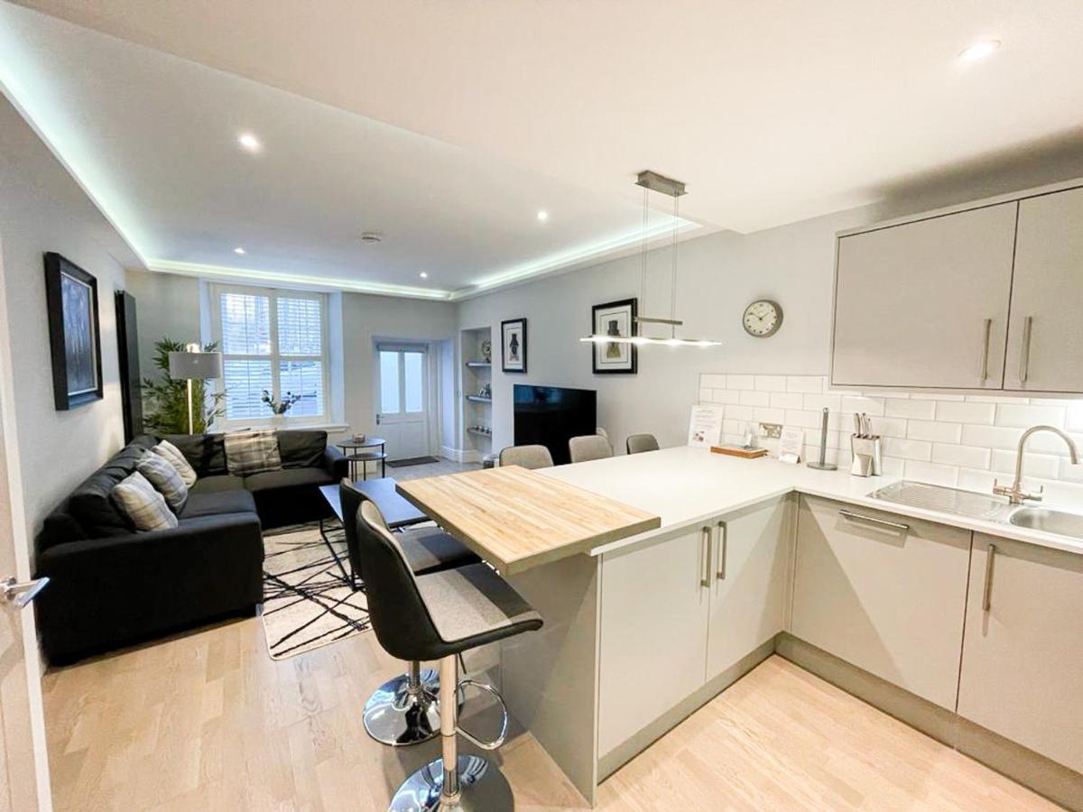Modern 3 Bedroom Apartment, West End 爱丁堡 外观 照片